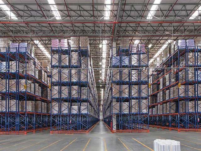 Double deep pallet racking: maximizing storage efficiency and versatility