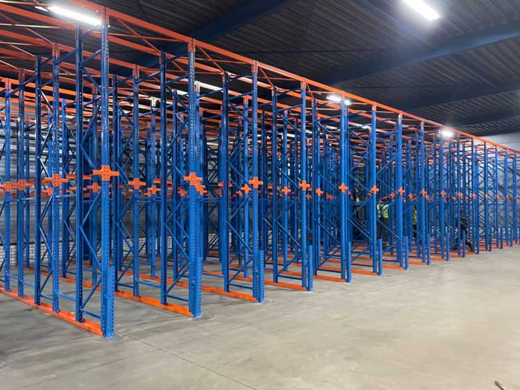 Warehouse drive-through pallet rack to the Netherlands